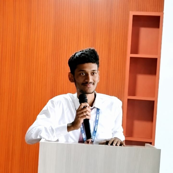 Vignesh Umamaheswaran completed the Digital Marketing course at Digital Toppers and got placed at Innovkraft Inc, Bangalore