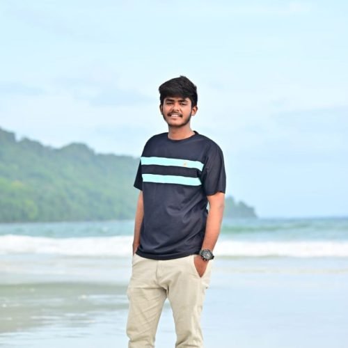 Ibrahim joined Digital Toppers to learn Digital Marketing and is now working as a Digital Marketing Executive.